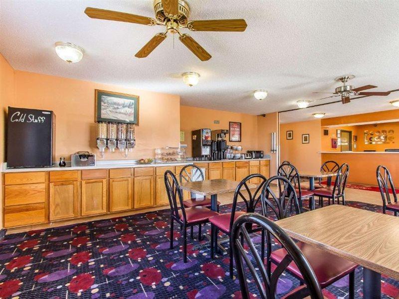 Econo Lodge & Suites Пекин Экстерьер фото