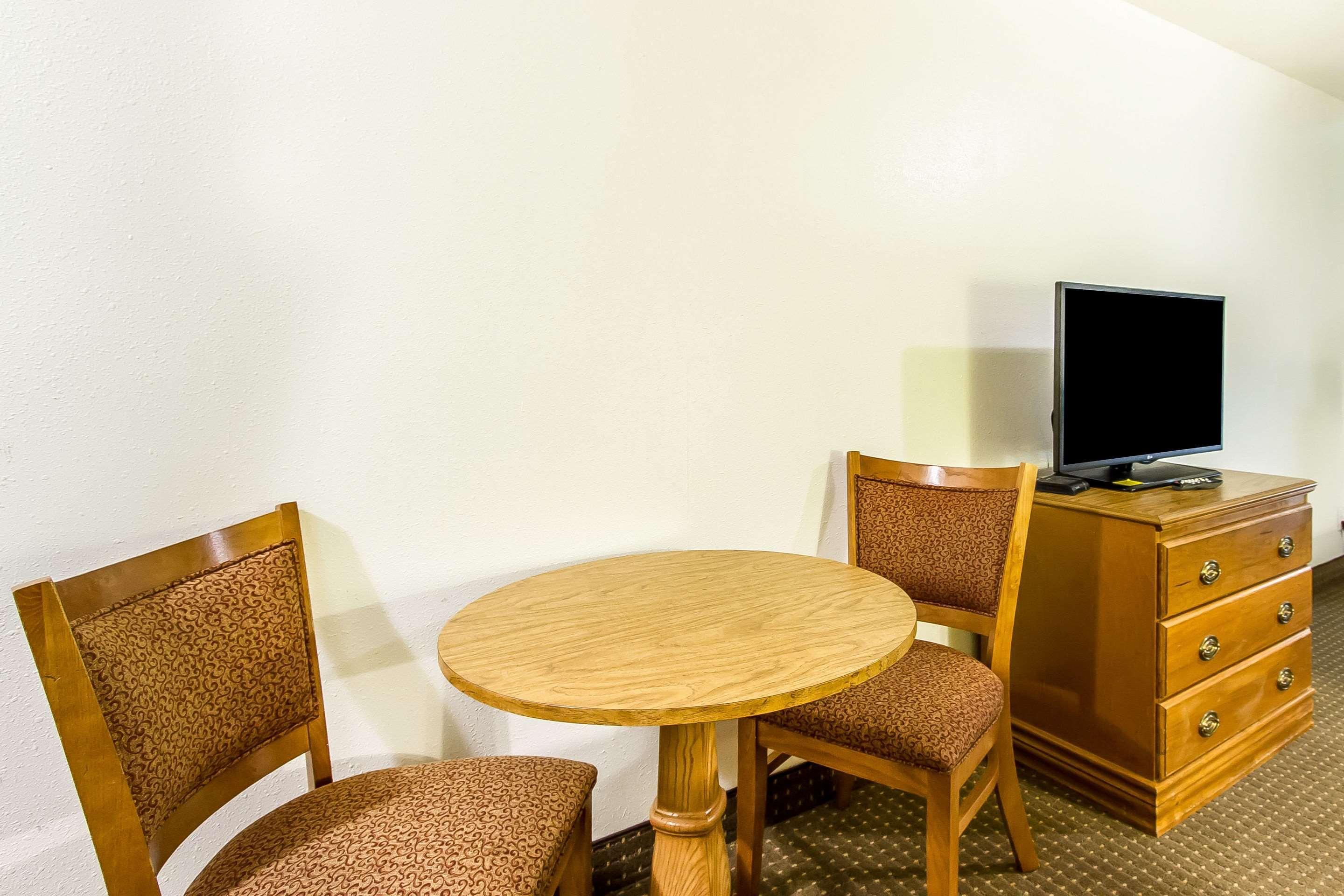 Econo Lodge & Suites Пекин Экстерьер фото