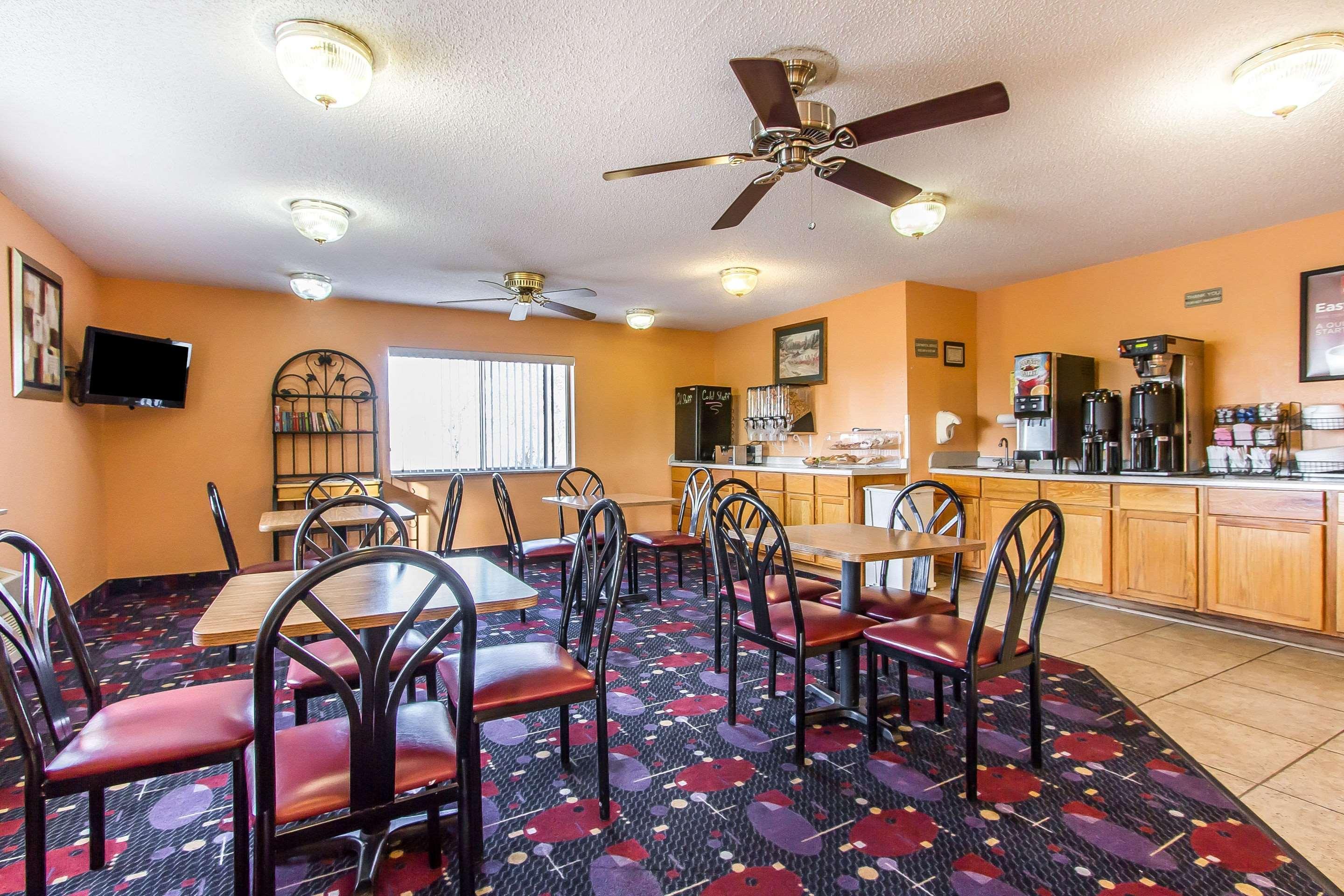 Econo Lodge & Suites Пекин Экстерьер фото