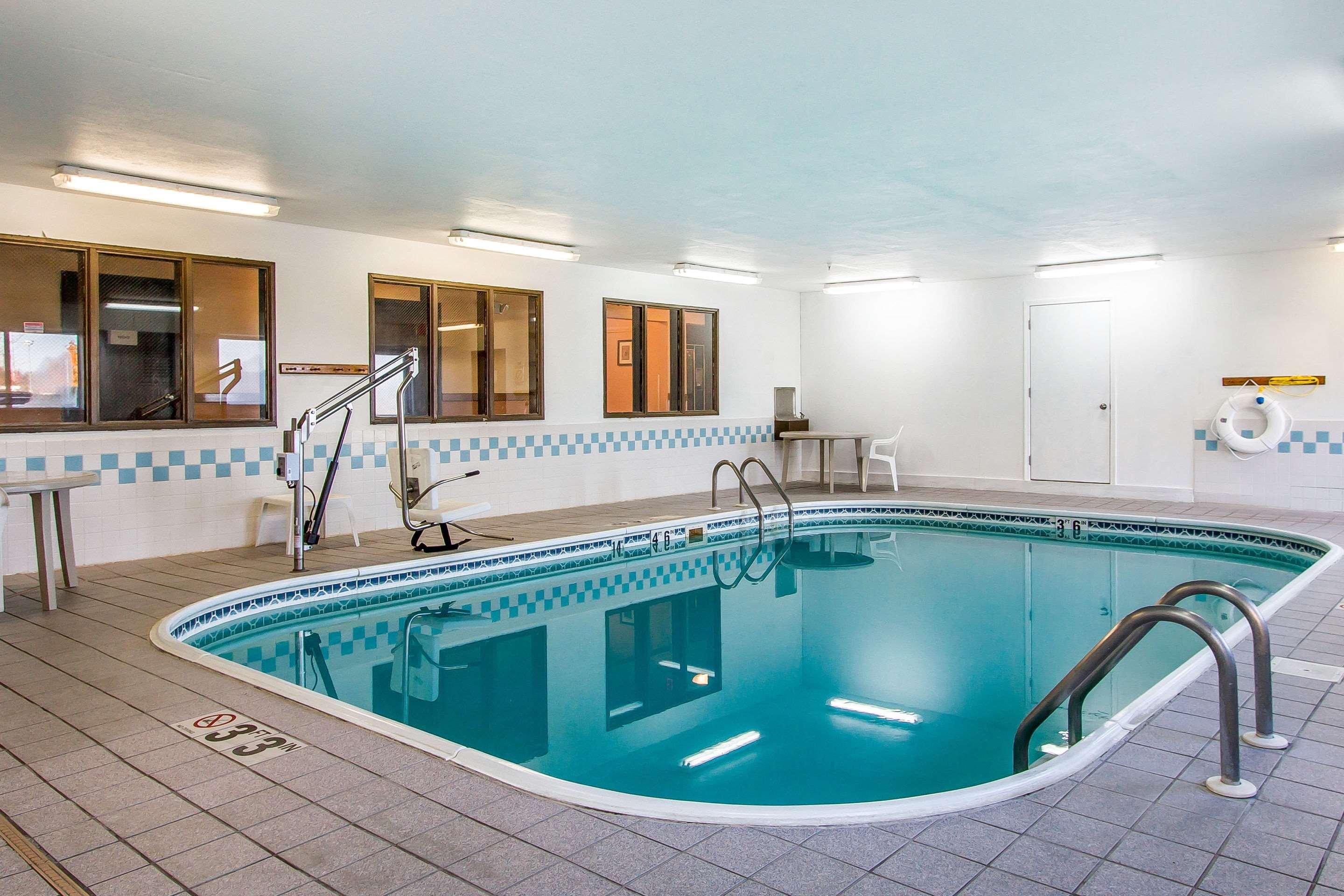 Econo Lodge & Suites Пекин Экстерьер фото